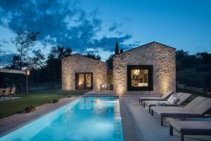 Villa Ulmus near Motovun for 6 people with heated pool & jacuzzi