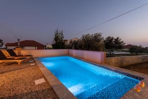 Villa with pool and sea view, next to a sandy beach - by Traveler tourist agency Krk ID 2219