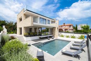 Villa Rosarol near Medulin for 8 people with private pool & only 800 m from sea