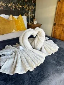 Sun Street Cottage - with log burner, jet bath and Summerhouse - Oxenhope