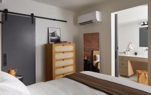 note by Mint House - Nashville Art District