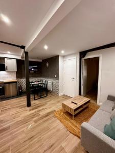 Atuaire Home Los Arcos en el centro histórico de Burgos