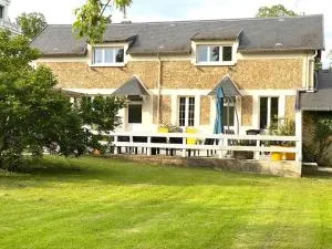 Le cottage des Vaux avec cheminée, sauna et jacuzzi dans un parc arboré - Foucherolles
