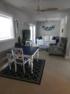 So Coastal! Pet friendly and free early check in! - Punta Rassa