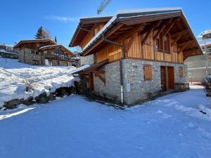 Chalets Charmant appartement 4 pieces avec parking et wifi a Saint-Martin-de-Belleville - FR-1-452-361 : Chalet