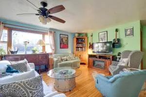 Peaceful Necedah Retreat 3 Mi to Lakes! - Friendship