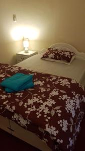 Central Location shops & beach