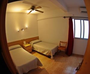Economy Twin Room room in Hostal L'Alba