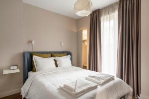 NEW High-End Designer 3BR Central Apt