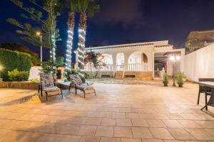 Casa Blanca la Villa Grande - SWIMMING POOL - JACUZZI XXL - BEACH 2,4km - AIRPORT 9 km - CENTER 0,8km