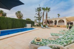 Casa Blanca la Villa Grande - SWIMMING POOL - JACUZZI XXL - BEACH 2,4km -