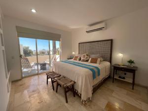 Sea view, king-size bed, wheelchair access