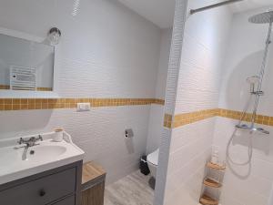 B&B / Chambres d'hotes Guestroom Briare, 1 piece, 2 personnes - FR-1-590-368 : photos des chambres