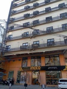 St. Marvin Studio Makati M406