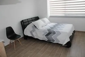 Apartaestudio cerca al Estadio, al lado de la estación Floresta - Robledo