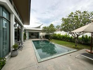 Lada Pool Villa