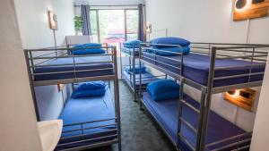 Bed in 8-Bed Mixed Dormitory Room room in Hump Backpackers