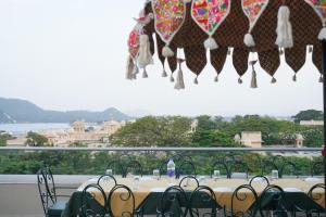 The Ramvilas - A Rooftop Pichola Lake View Hotel