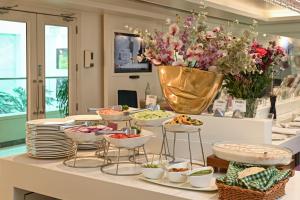 The Ashtan Sarovar Portico