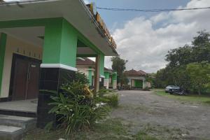 Capital O 93391 Golden Manggis Hotel Near SMKN 1 Lingsar