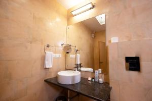 Classic Boutique Hotel & Luxury Service Apartments