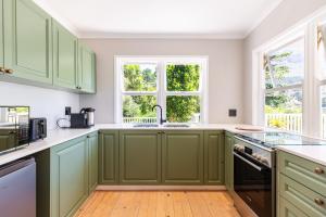 Exclusive Tree Cottage with hot tub - Power Back-up