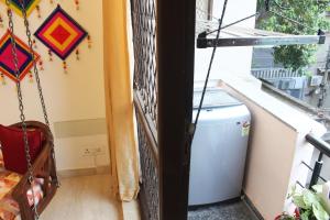 Luxurious Jacuzzi Hot Tub 1BHK Suite with Spa Tub 11