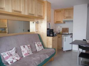 Appartements Studio renove proche pistes, balcon, TV, ascenseur - FR-1-771-4 : photos des chambres