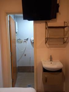 Golden Leaf Hotel Danga Bay