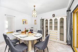 Villa Miralago by Villa Plus