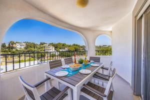 Villa Rocha by Villa Plus