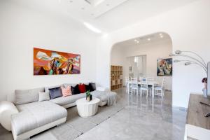 Skyline Serenity Retreat @Vaci Most Famous Street