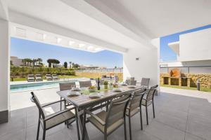 Villa Casa Lirio by Villa Plus