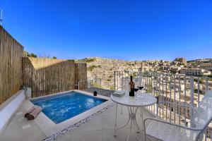 King Room with Spa Bath
