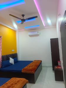 JAI BHOLE HOME STAY
