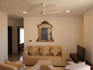 OCEAN BREEZE - WAVES LUXURY CONDO