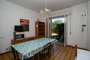 Quadrilocale con giardino a 200 metri dal mare a Marcelli - M105