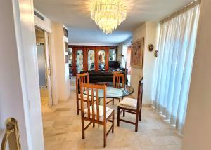 PM 1-7A. Spacious Two Bedroom Apartment in Marbella Centre.