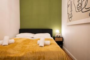 Fully renovated 2-room central apartment