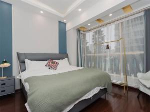 Annie Apartment - only 120 metres from Metro Line 2 Exit B of Chuanxingulou