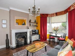 Gweldon - Anchor Deck