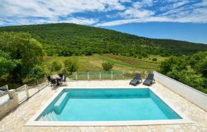 Holiday home Vrvilo- with private pool and playground