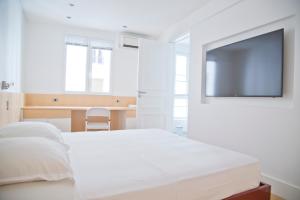 Apolline - Luxury 3BR Suite Quai Saint-Michel Cathedral Views