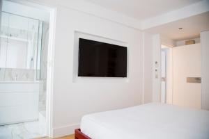 Apolline - Luxury 3BR Suite Quai Saint-Michel Cathedral Views