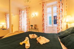 Appartements VOLTI ON THE BAY AP4386 By Riviera Holiday Homes : photos des chambres