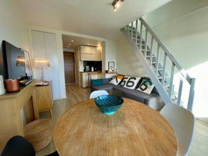 Quiberon - Studio mezzanine rénové 38m² - Vue mer et parking - FR-1-478-31