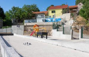 Holiday home Vrvilo- with private pool and playground