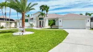 VILLA VANITY - 3 BEDS - 3 BATHS - 6 GUESTS - GULF ACCESS & POOL/SPA - INCL.10% OFF BOAT RENTAL - Shell Point Village