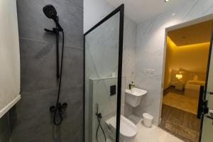 شقة بغرفتي نوم بتصميم أنيق مع مدخل خاص