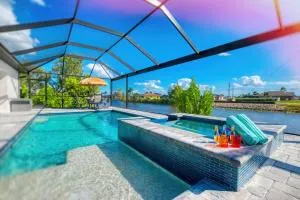 VILLA SOUTHERN ESCAPE - 4 BEDS - 3 BATHS - 8 GUESTS - WATERVIEW & POOL/SPA - INCL. 10% OFF BOAT RENTAL - Matlacha